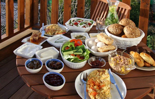 «السحور».. وجبة مهمة تقهر الجوع والعطش في رمضان